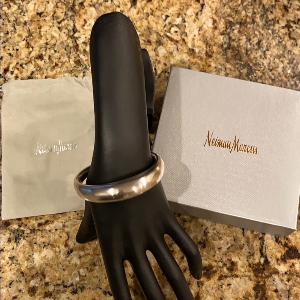 Kendra Scott KAIA Bangle - Picture 7 of 7